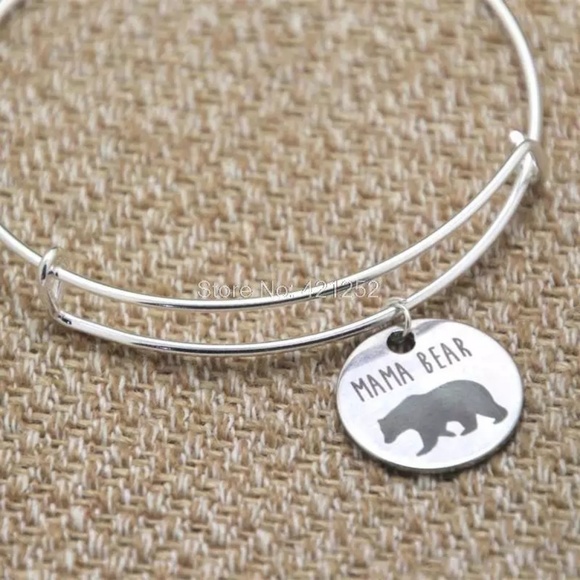 Jewelry - 🌸4/$25🌸 New Mama Bear Bracelet